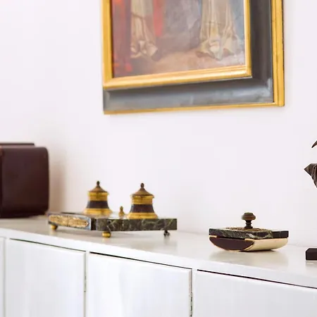 Lost :: Chiado House Гостьовий будинок