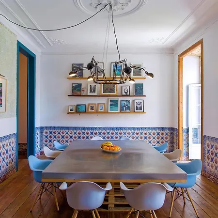 Lost :: Chiado House Гостьовий будинок