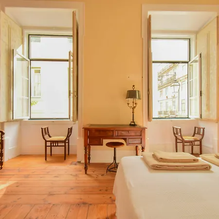 Lost :: Chiado House Гостьовий будинок